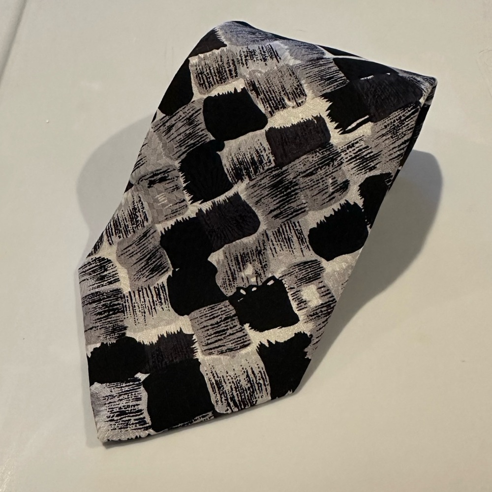 100% Italian Silk Torriani Elegant Monochrome Men's Tie Extra Long